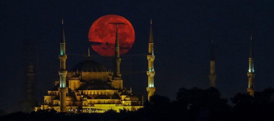 Muhteşem Kanlı Ay Tutulması
